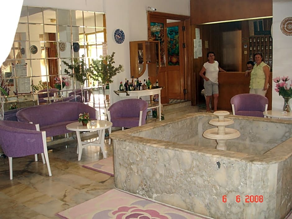Saadet Hotel