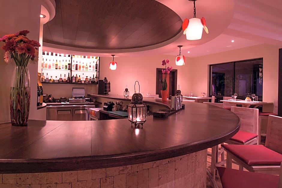 Bidwood Suite Hotel, Opposite Sarit Centre