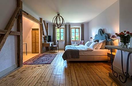 Deluxe Double Room with Shower