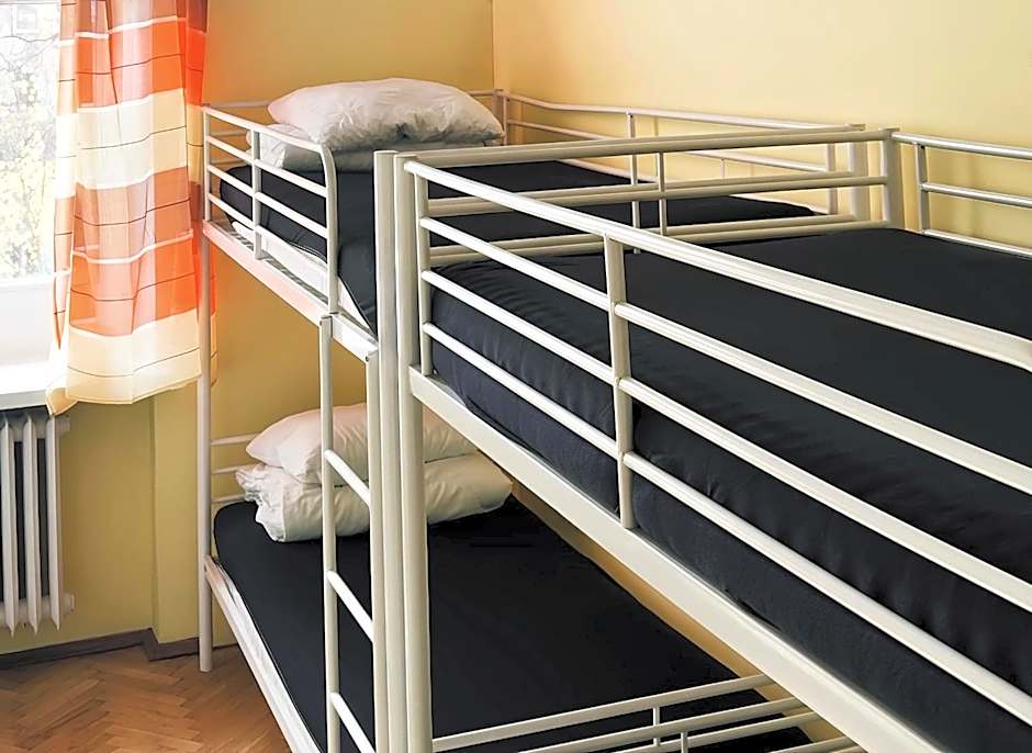 Hostel Oliwka - Metro Świętokrzyska