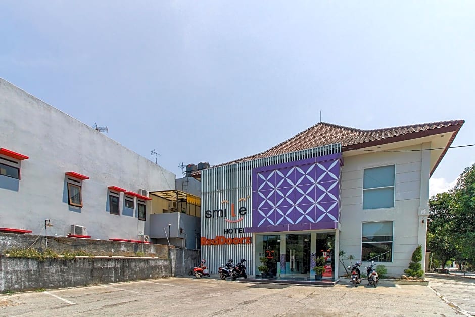 RedDoorz near Goa Sunyaragi