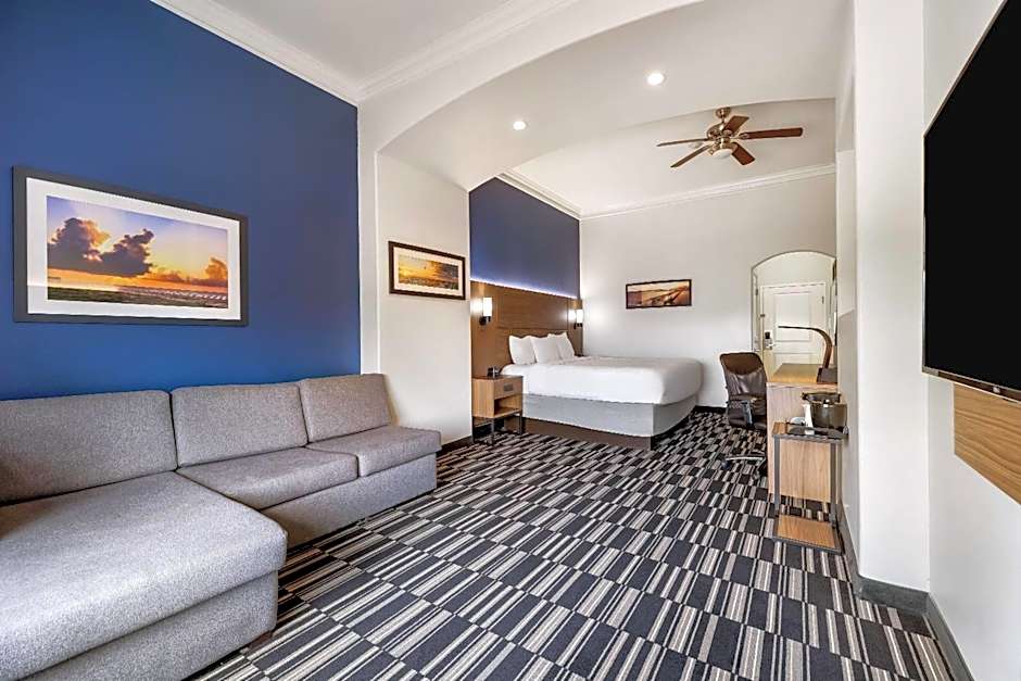 La Quinta Inn & Suites by Wyndham Alvin