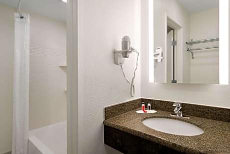 1 King Bed Business Room Non-Smoking