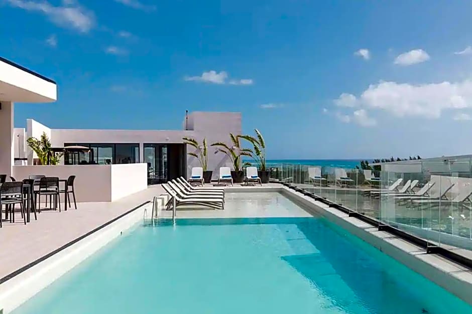 The Boat Condo by Andiani Travel