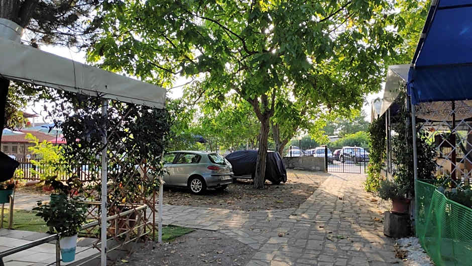 Camping Mitikas and Bungalows