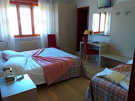 Triple Room with Lake View