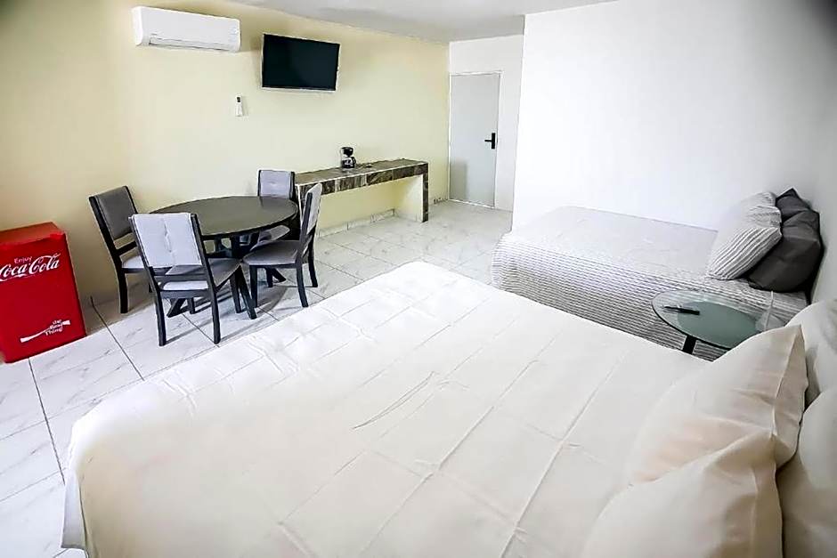 OYO Hotel Plaza Las Torres, Cabo San Lucas