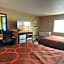 Super 8 by Wyndham Topeka/Wanamaker RD/I-70