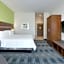Holiday Inn Express & Suites Dallas NW - Farmers Branch By IHG