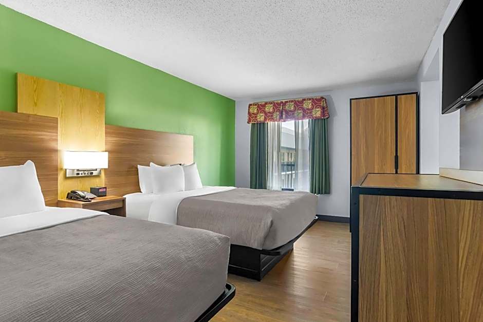 Quality Inn & Suites Greenville - Haywood Mall