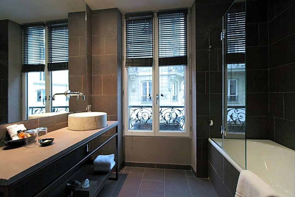 Hidden Hotel By Elegancia