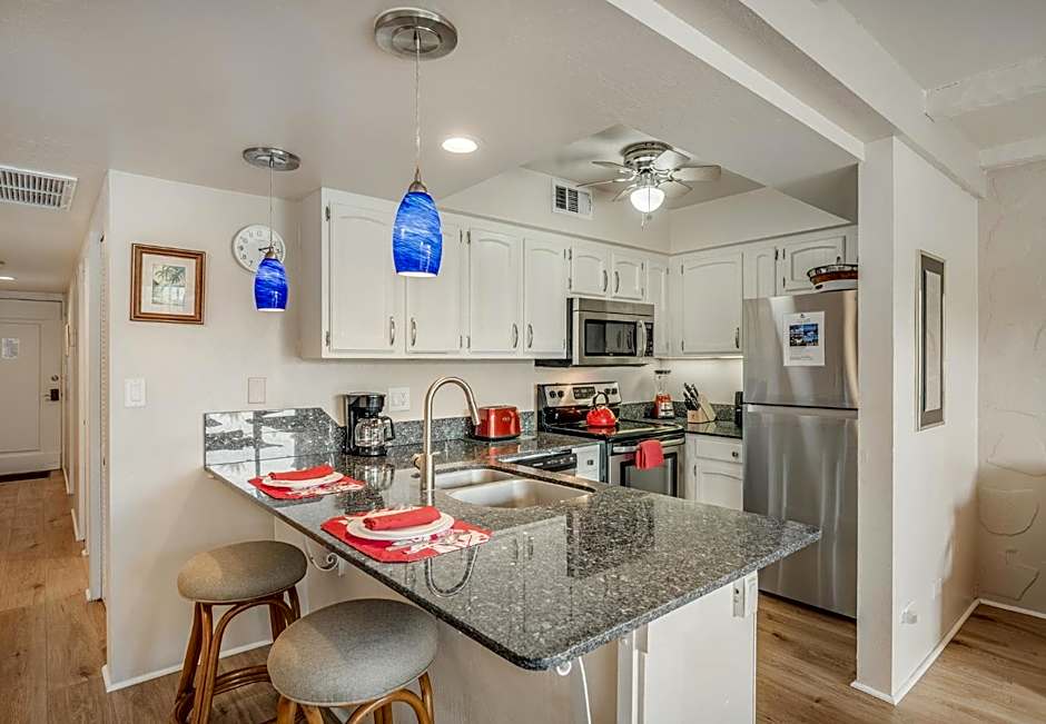 Lea Casa at Casa de Emdeko