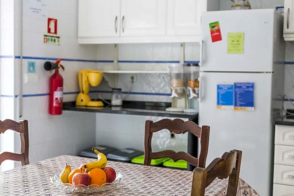 Ericeira Chill Hill Hostel & Private Rooms