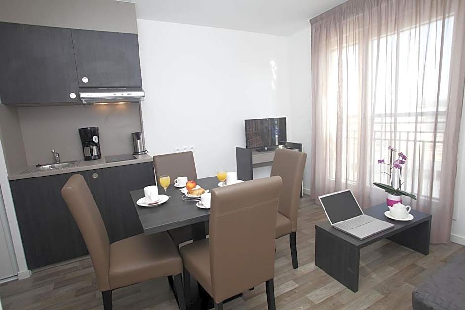 Photo 1 of 10 of 1 Bedroom Apartment