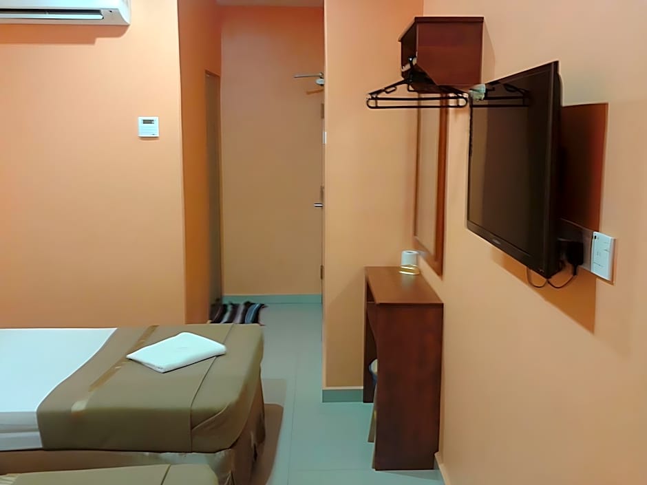 Highway Budget Hotel