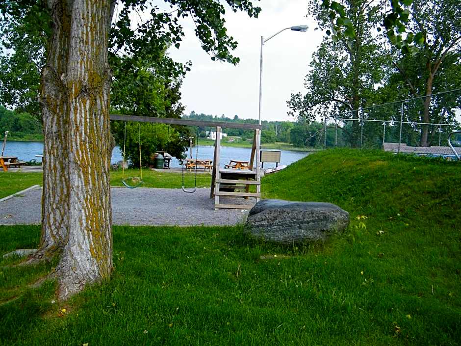 Motel 6 Campbellford, ON