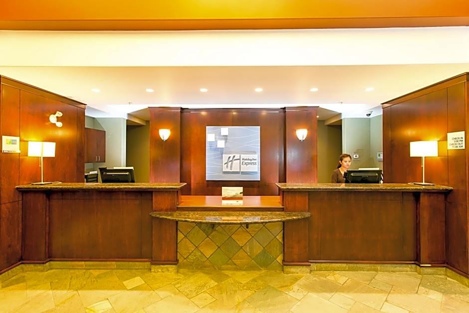Holiday Inn Express & Suites Drayton Valley By IHG