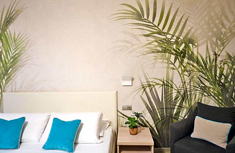 Bellagio Village - Holiday Apartments by the Lake - Seasonal Warm Pool and Sauna