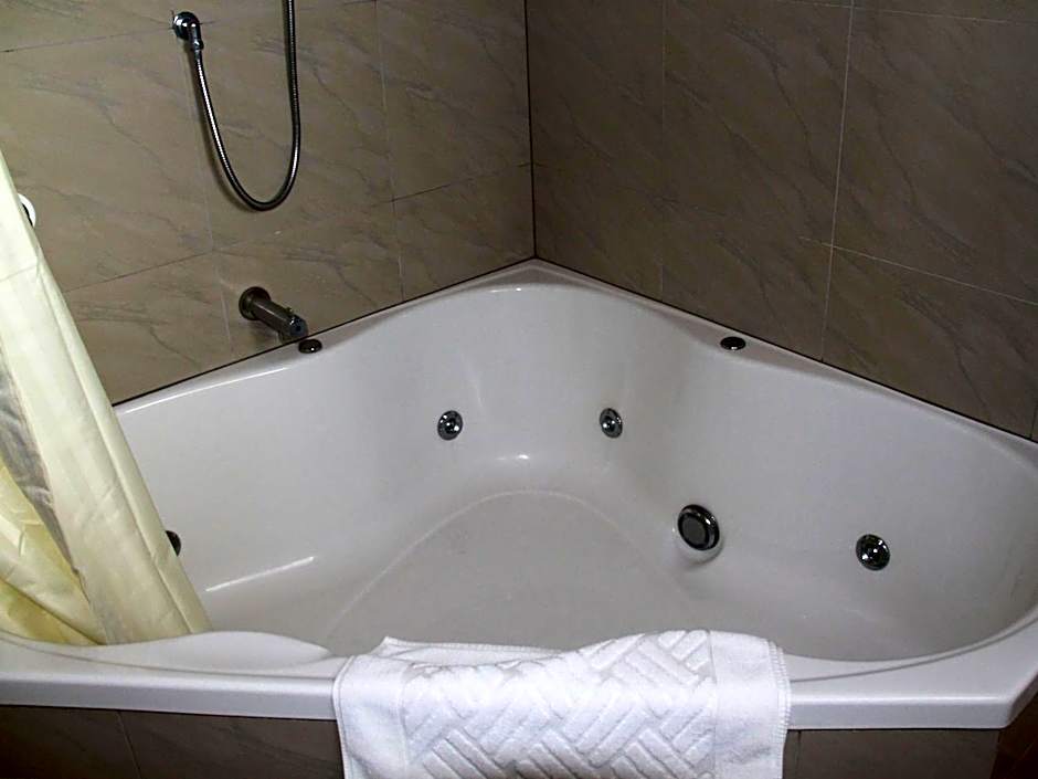 ASURE Camelot Arms Motor Lodge