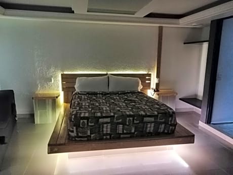 MOTEL OASIS mexico