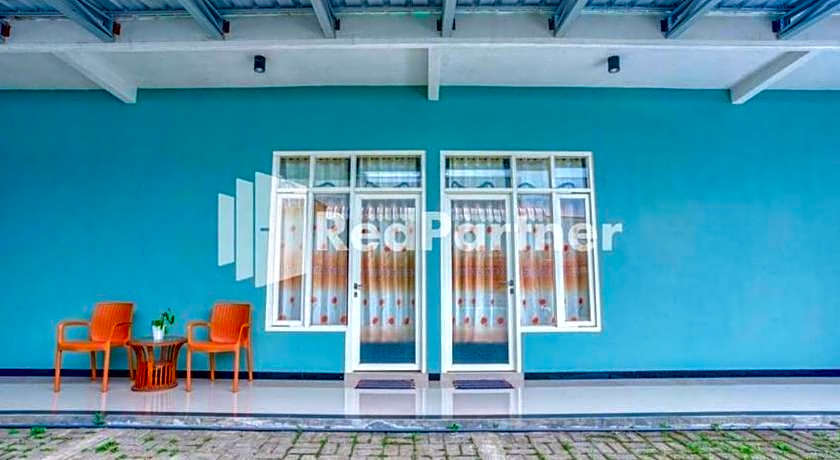 Griya Rahayu Guesthouse Mitra RedDoorz near Jatim Park 2 Batu