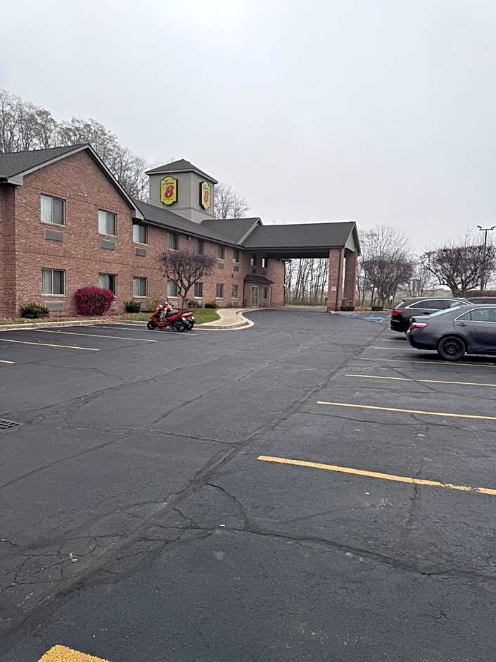 Super 8 by Wyndham Valparaiso