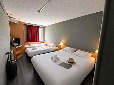 Standard Room with One Double Bed, One Single Bed and Sofa