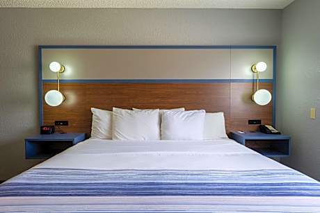 King Room - Non-Smoking