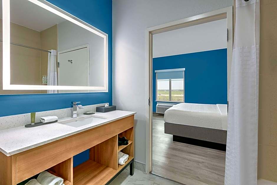La Quinta Inn & Suites by Wyndham Burleson
