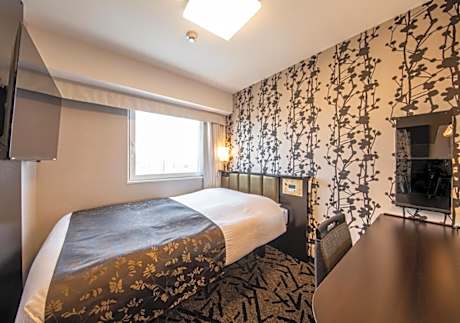 Standard Single Room with Public Bath Access (Central Tower) - Non-Smoking