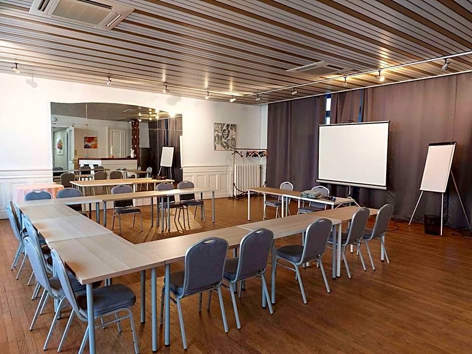 Brit Hotel Roanne - Le Grand Hôtel