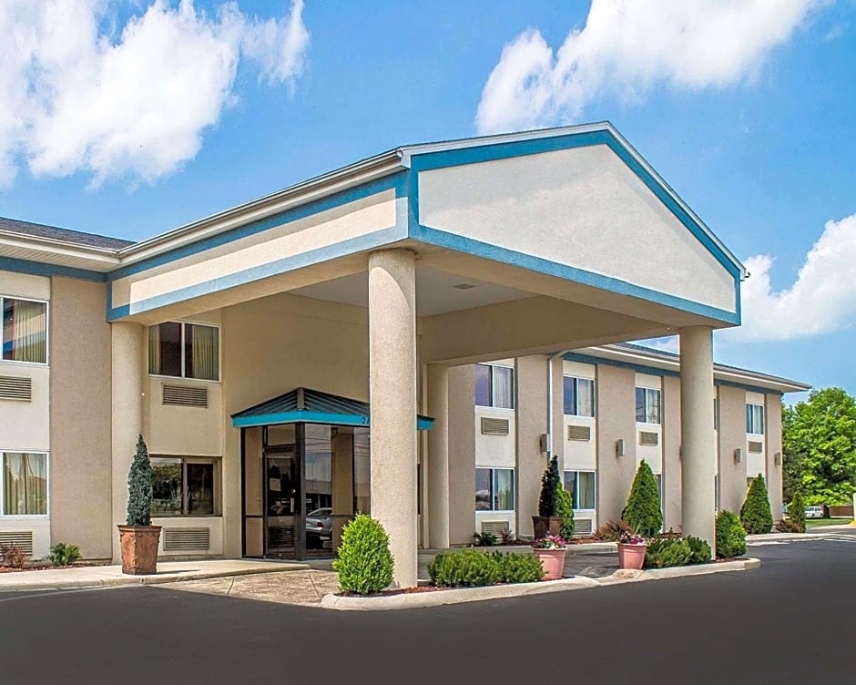 Photo 1 of 50 of Quality Inn Huron