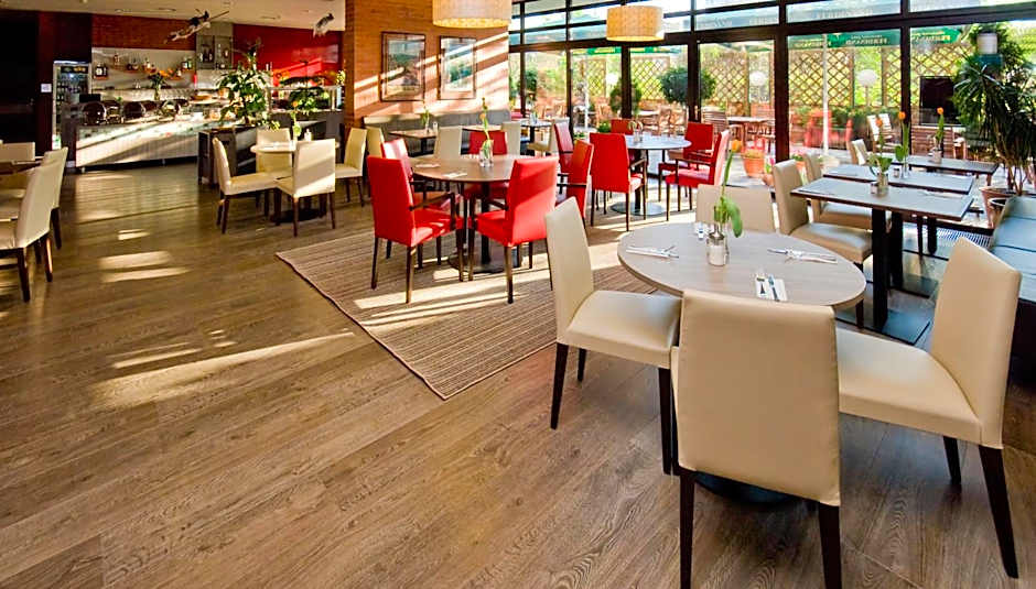 Expo Hotel