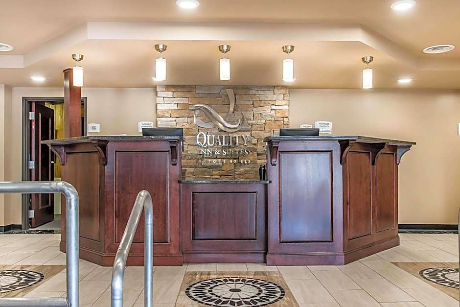 Quality Inn & Suites Houghton Downtown