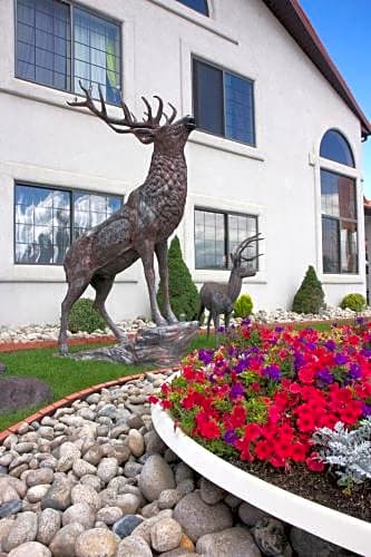 Gateway Inn And Suites