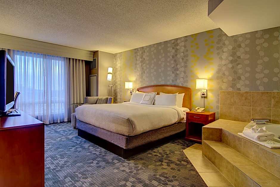 Courtyard by Marriott Tysons McLean