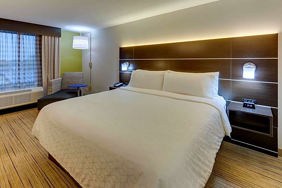Holiday Inn Express & Suites Troy By IHG