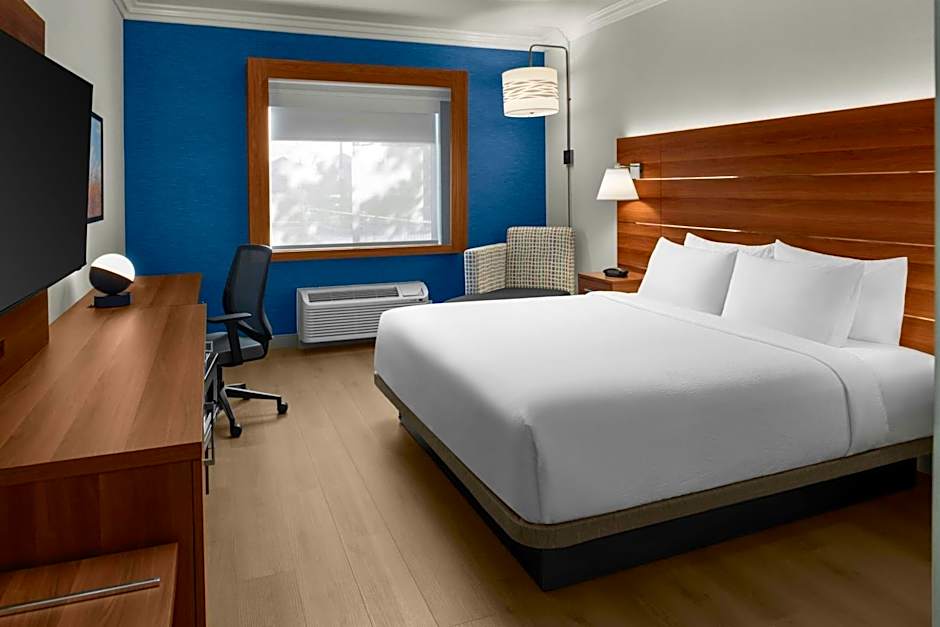 Photo 1 of 6 of 1 King Bed