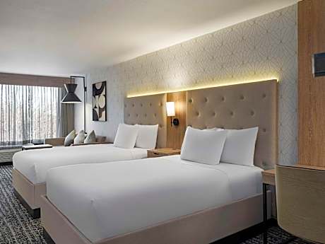 Double Room with Two Double Beds and Accessible Tub