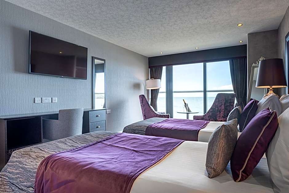 Number 44 Hotel & Bar