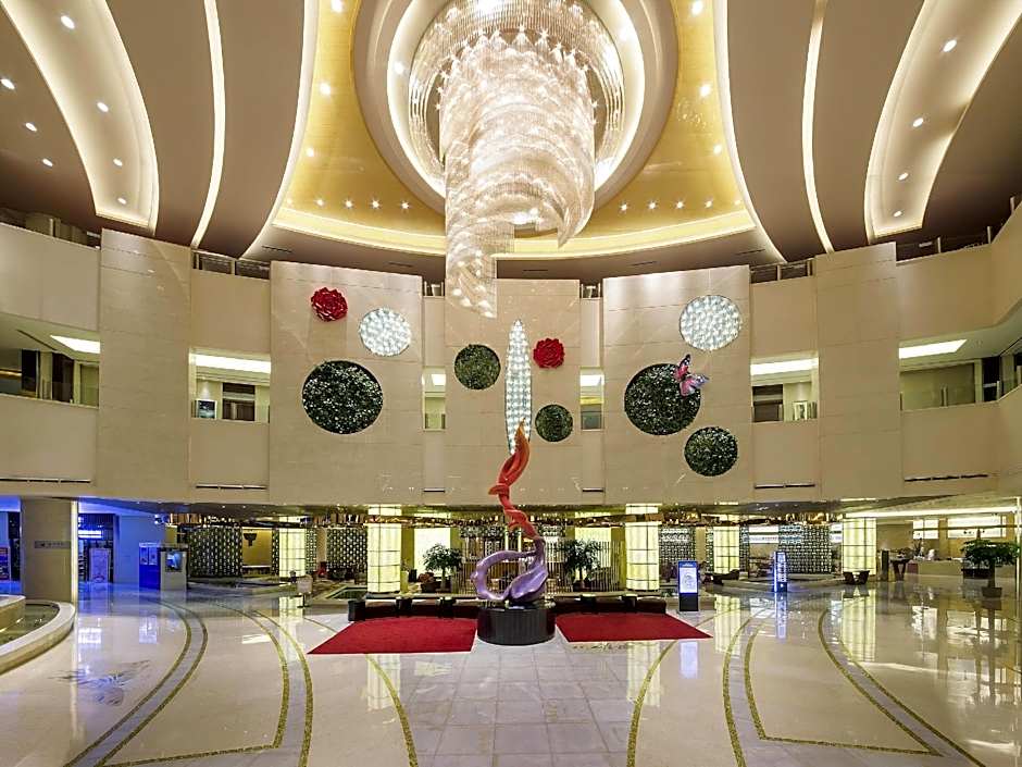 Photo 1 of 30 of Pullman Linyi Lushang Hotel