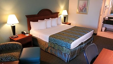 King Room with Pool View - Non-Smoking