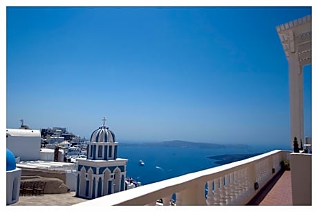 Regular Room Walking path Facing