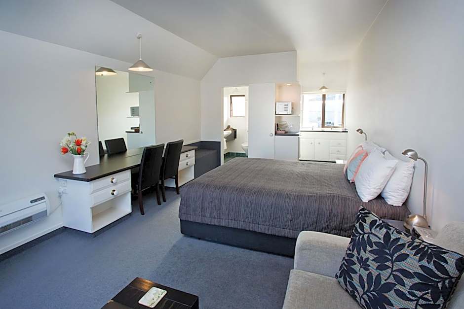 Cable Court Motel