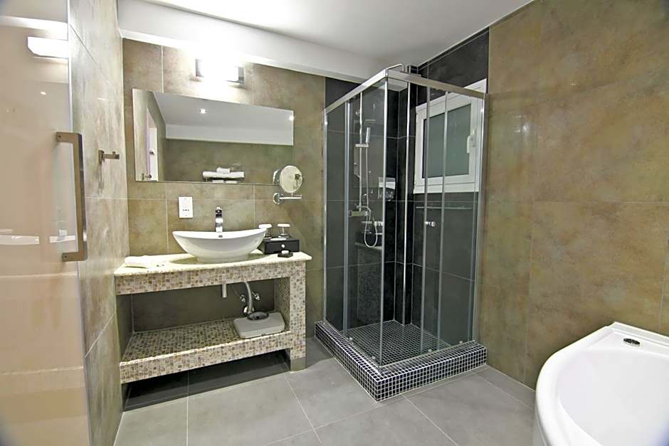 Achilleos City Hotel