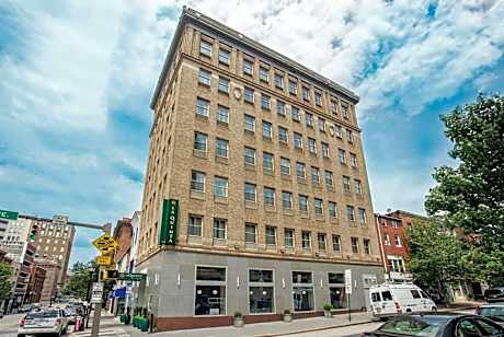 La Quinta Inn & Suites by Wyndham Baltimore Downtown