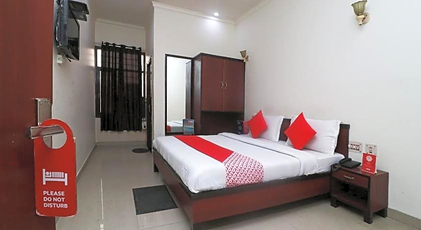 Hotel Gayatri Palace