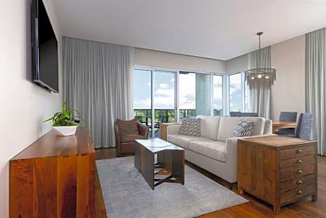 Celestial King Suite with Balcony and Lake View