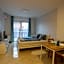 Airport Luxury Apartment with Balcony + Free parking