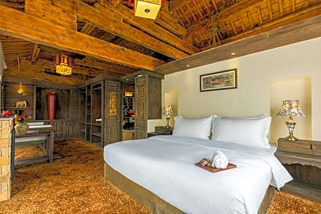 Deluxe Family 3 Adults